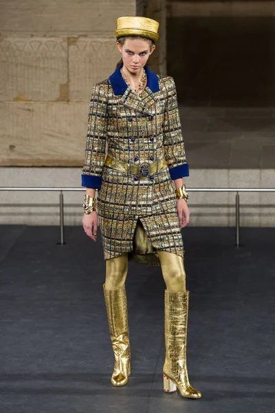 Look 54